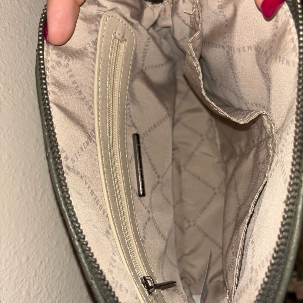 Quilted Green Steve Madden Crossbody Bag - Picture 4 of 6
